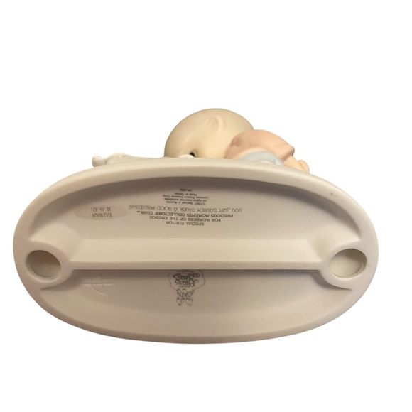 Precious Moments "You Just Can't Chuck a Good Friendship" Vintage 88 in Box - Picture 5 of 5